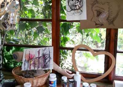 lifepod-art-studio-expressive-art-work